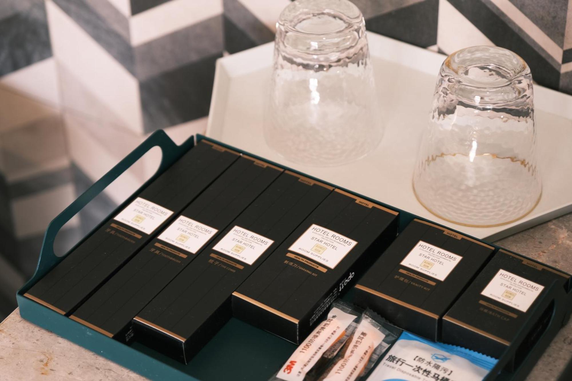 No Flowers Boutique Hostel 쿤밍 외부 사진